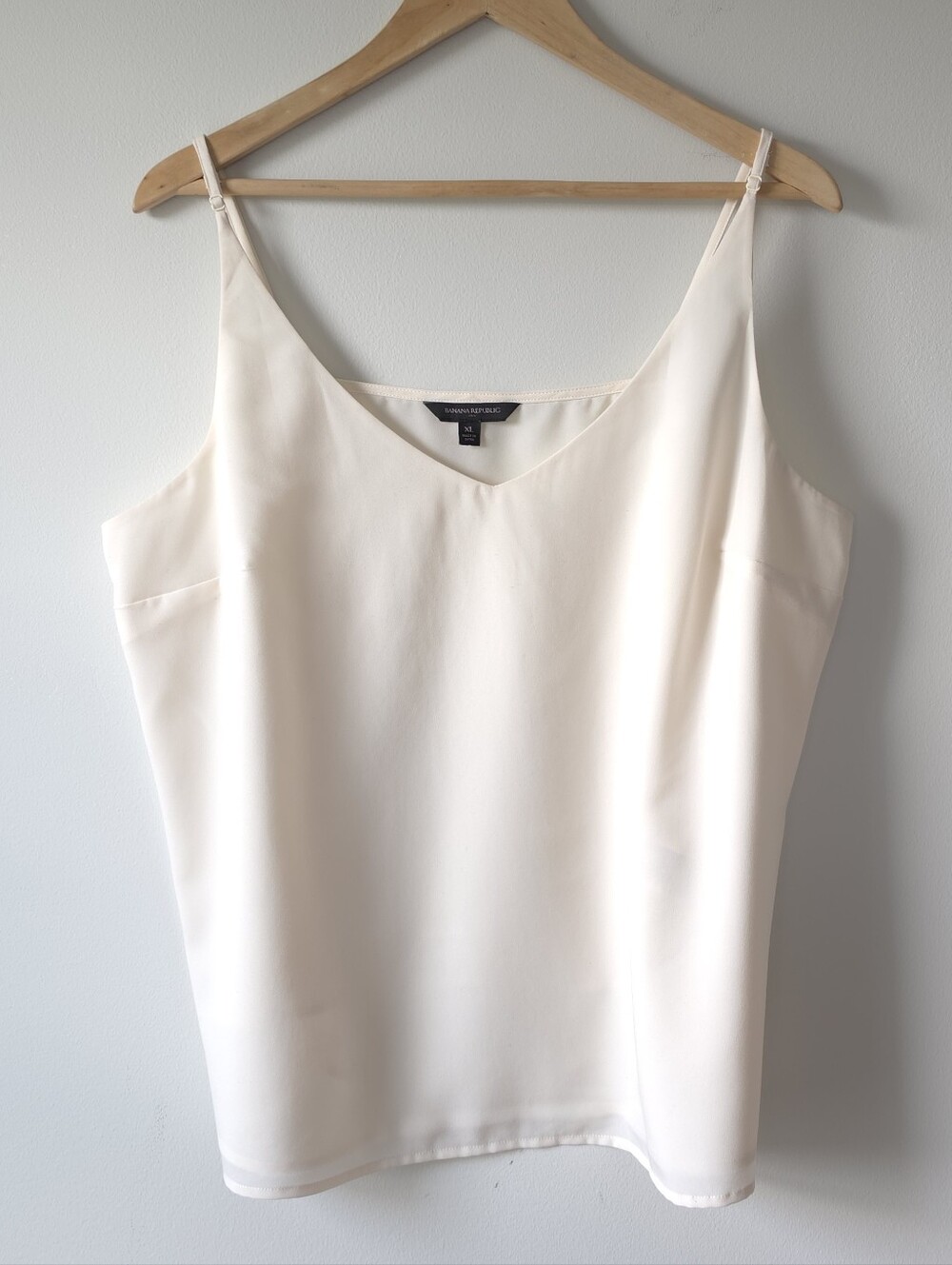 Banana Republic Ivory V-Neck Spaghetti Strap Camisole